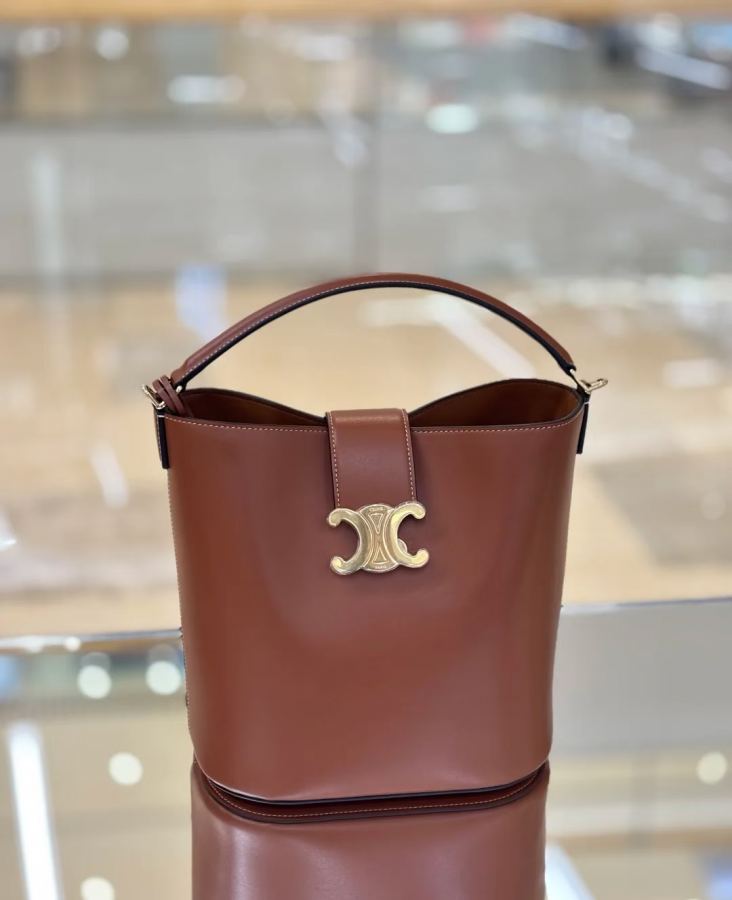 Celine bag British style, retro style, looks good no matter how you match it — Premium Replica — photo 3
