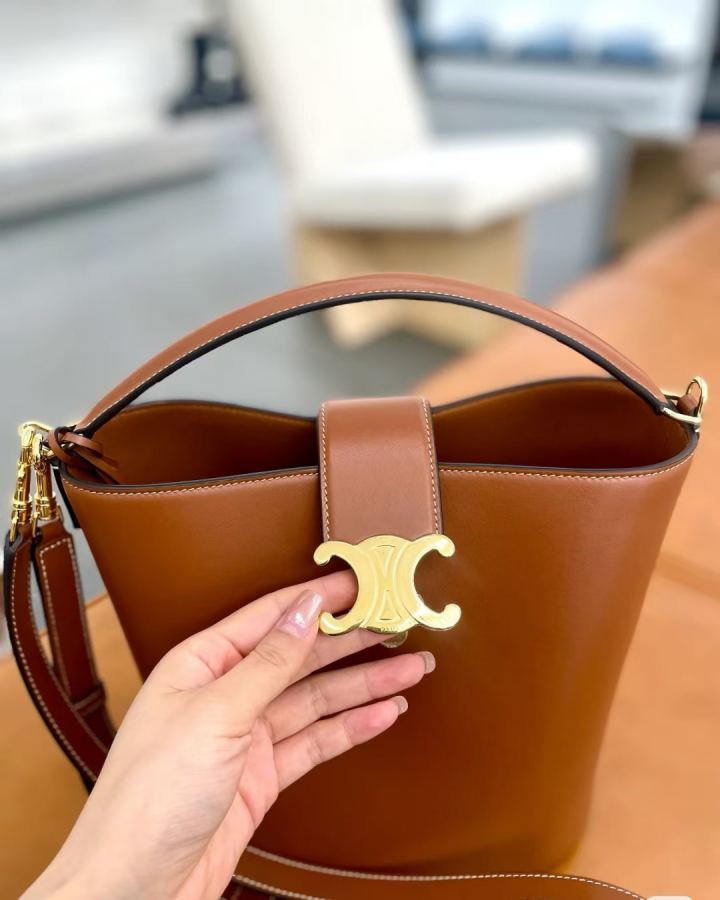 Celine bag British style, retro style, looks good no matter how you match it — Premium Replica — photo 2