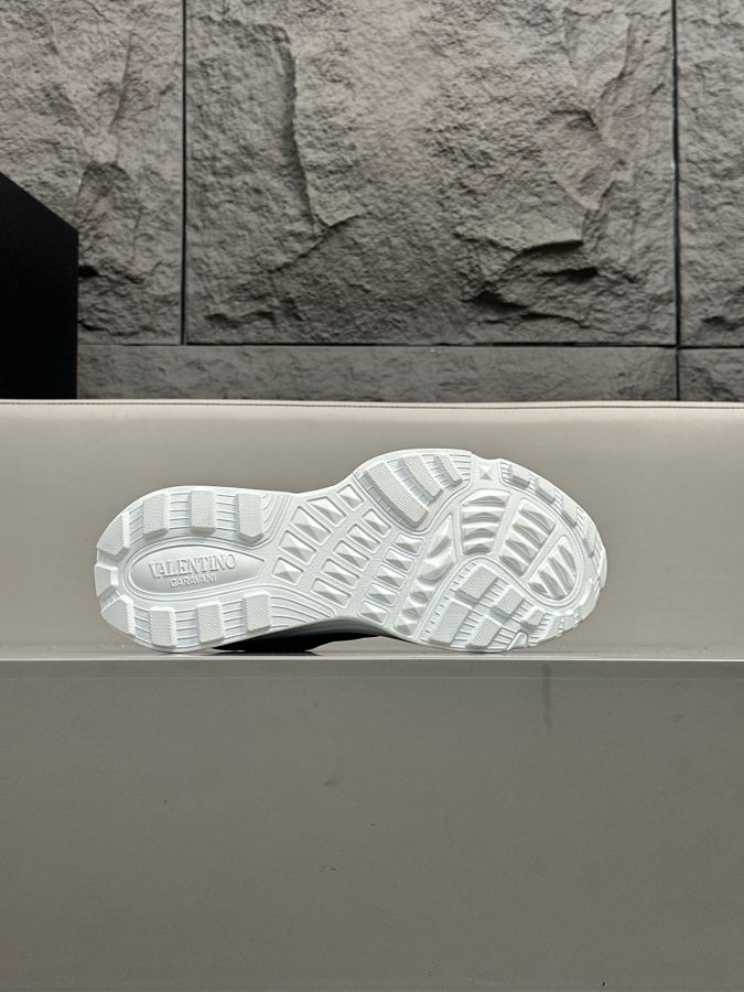 VALENTINO shoe VLTN 𝑶𝒏𝒆𝑺𝒕𝒖𝒅 2024 New. ZP. / 𝐓𝐏𝐔 39-44.45 — 1:1 Replica — photo 9