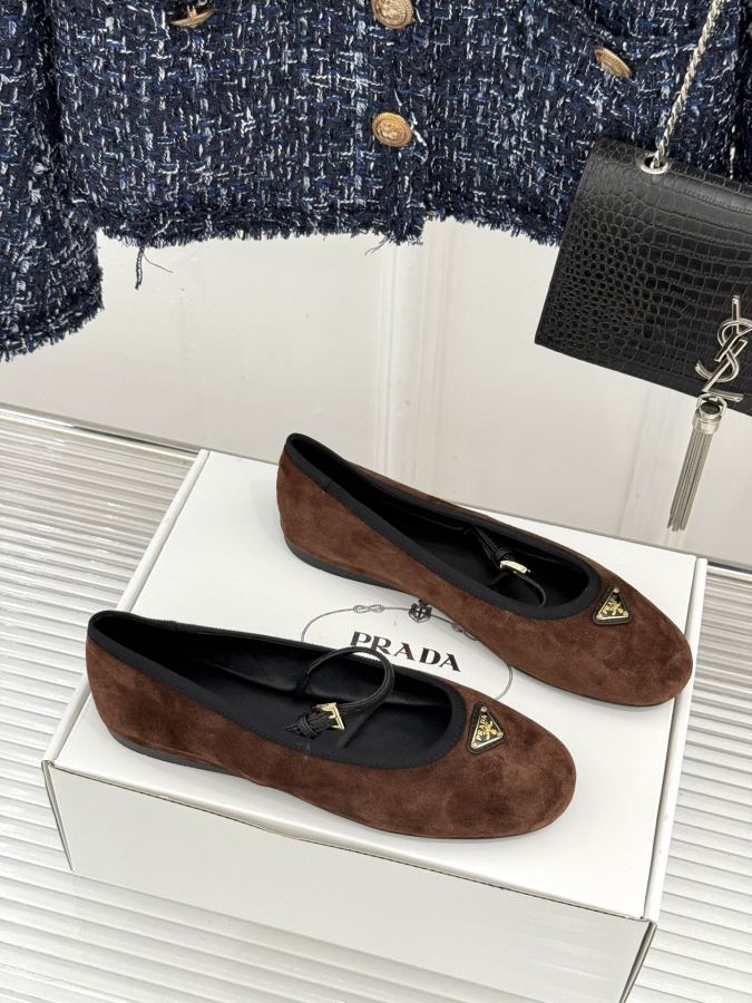 Prada women's shoes Factory price (original airplane box +10) — Premium Replica — photo 3