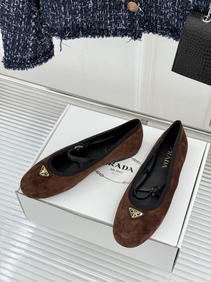 Prada women's shoes Factory price (original airplane box +10) — Premium Replica — photo 2