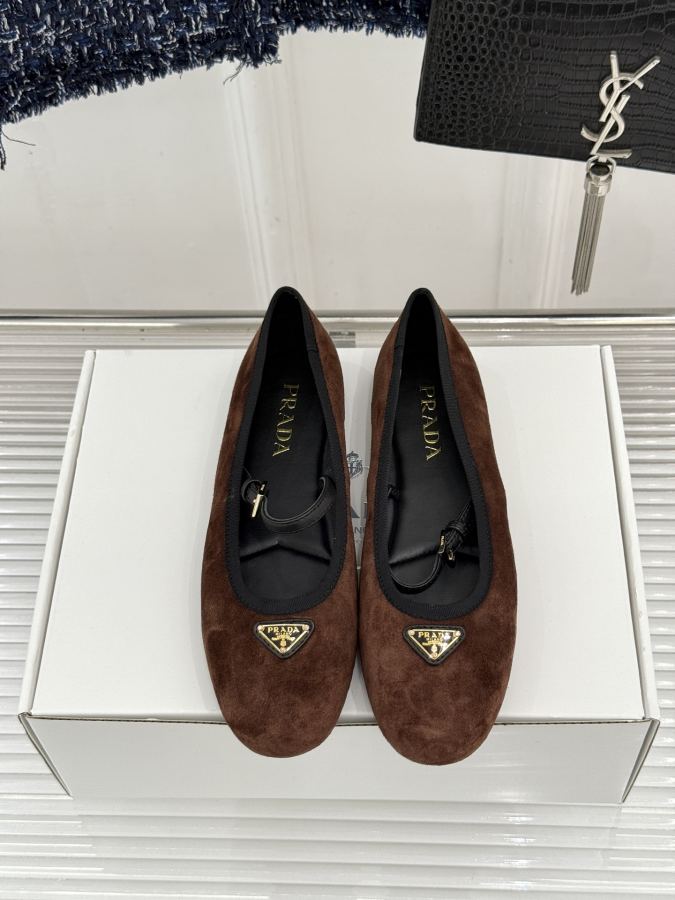 Prada women's shoes Factory price (original airplane box +10) — Premium Replica — photo 4