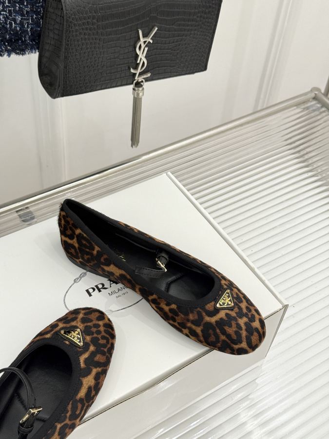 Prada women's shoes Factory price (original airplane box +10) — 1:1 Replica — photo 5