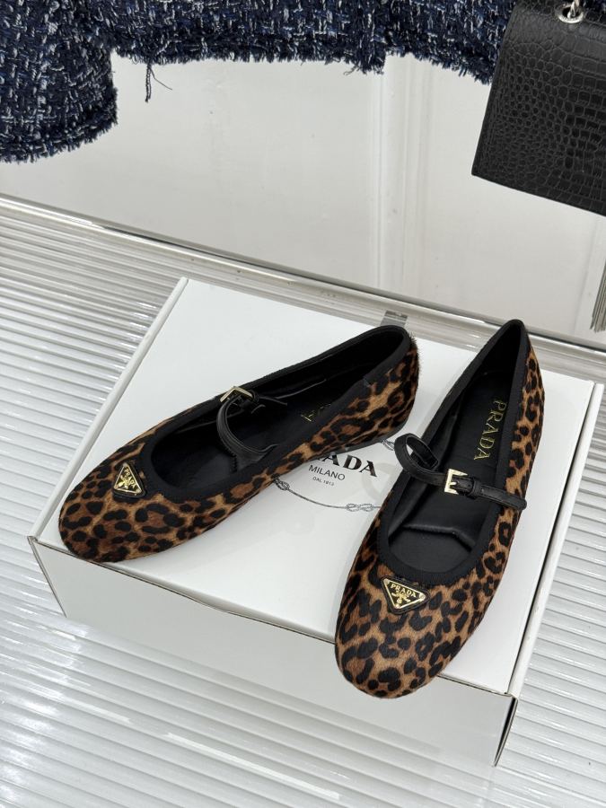 Prada women's shoes Factory price (original airplane box +10) — 1:1 Replica — photo 2