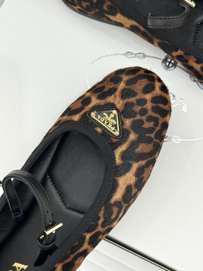 Prada women's shoes Factory price (original airplane box +10) — 1:1 Replica — photo 7