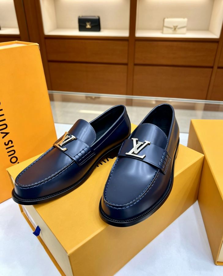 LV women's shoes Louis Vuitton LV 39-44 38.45.46 ¥ — 1:1 Replica For Sale — photo 3