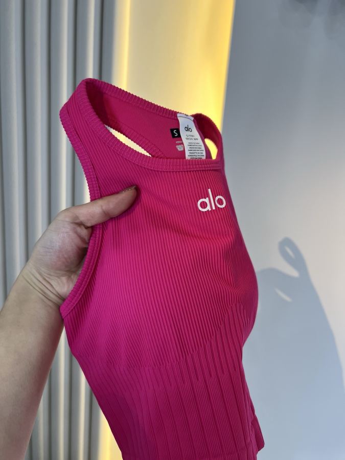 Alo Tank Top Aloyoga women's skin-friendly and comfortable ribbed sports vest with chest padding, — AAA Quality Replica — photo 2