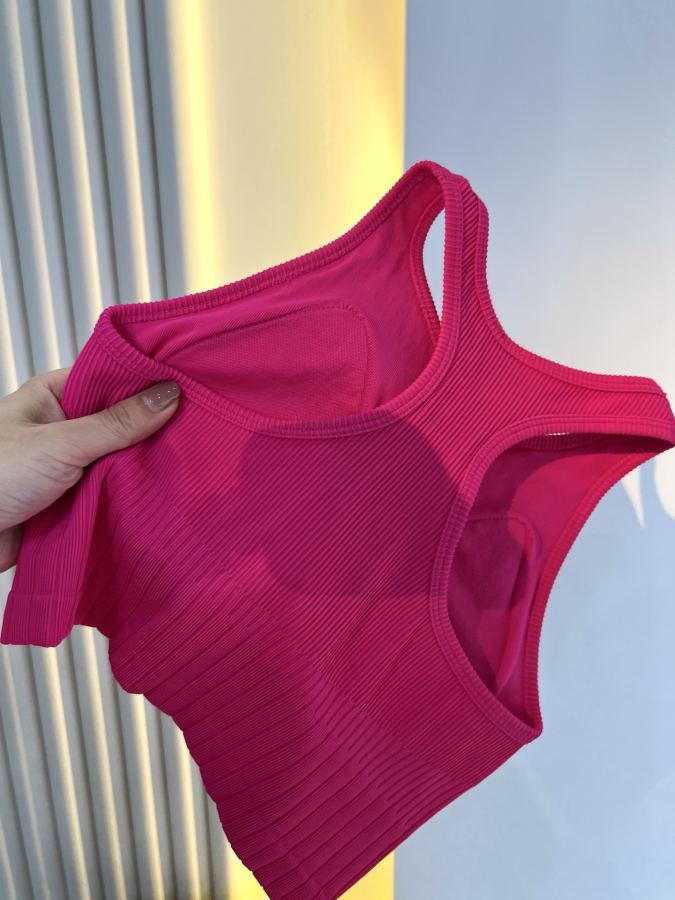 Alo Tank Top Aloyoga women's skin-friendly and comfortable ribbed sports vest with chest padding, — AAA Quality Replica — photo 5