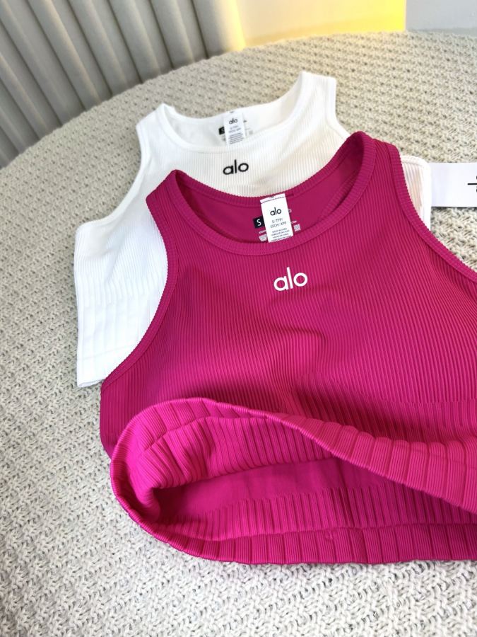 Alo Tank Top Aloyoga women's skin-friendly and comfortable ribbed sports vest with chest padding, — AAA Quality Replica — photo 6