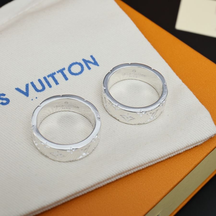 Louis Vuitton Jewelry Louis Vuitton Louis Vuittonlv logo M L 6-11 — 1:1 Replica For Sale — photo 2