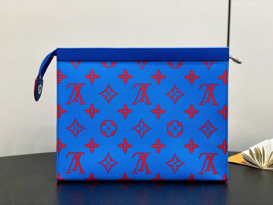 Hand bag M14692 Pochette Voyage Monogram Glow Ld 27 x 21 x 6 cm U — AAA Quality Replica — photo 3