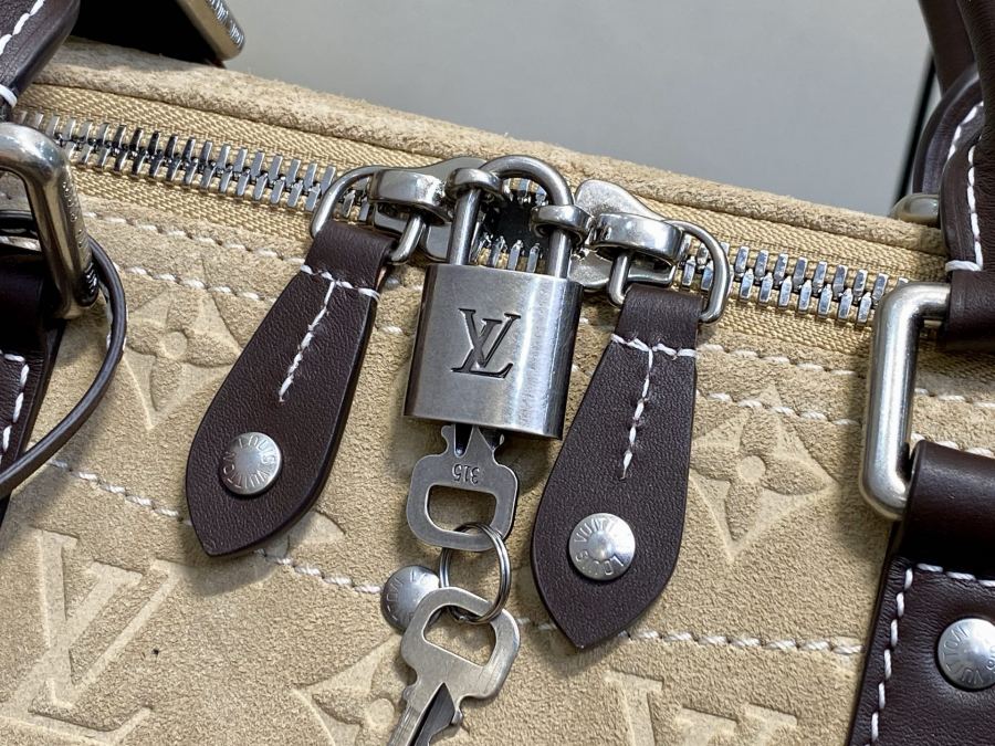 valise M26127 50cm KEEPALL BANDOULIÈRE 50 Pharrell Williams Nigo sj Keepall Bandoulière 50 Monogram — AAA Quality Replica — photo 7