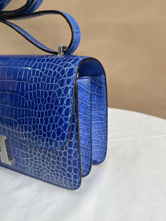 Borsa Hermes Coccodrillo lucido Kangkang 26 spot blu elettro-ottico — photo 6