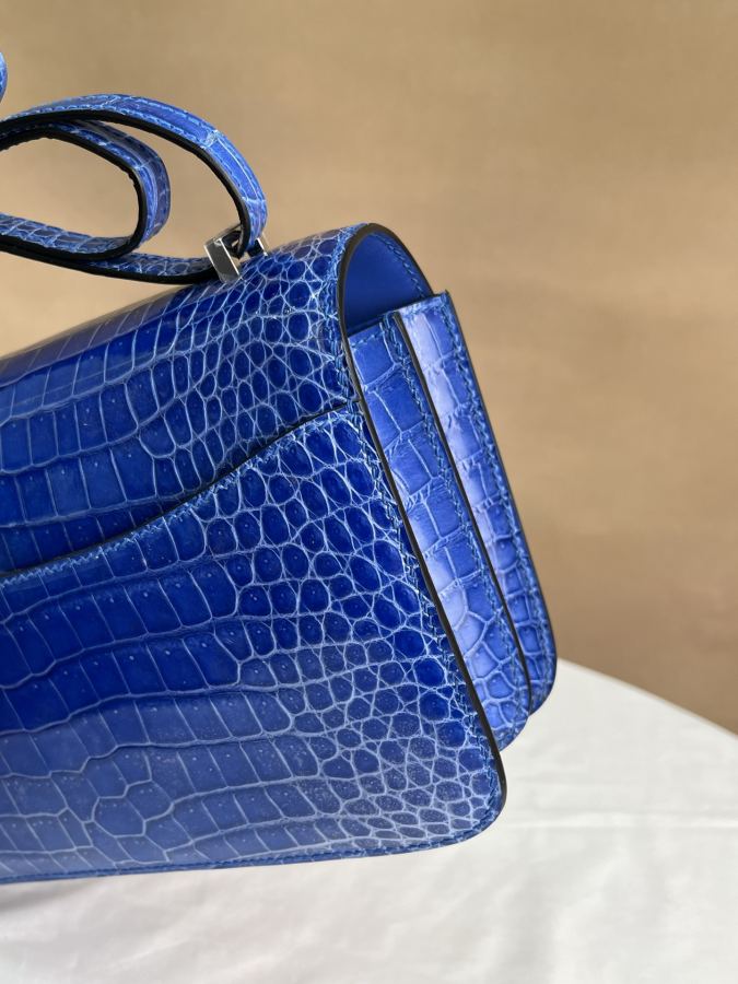 Borsa Hermes Coccodrillo lucido Kangkang 26 spot blu elettro-ottico — photo 7