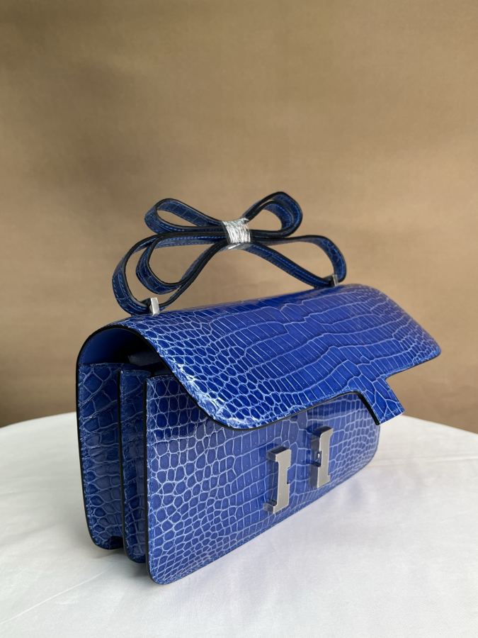 Borsa Hermes Coccodrillo lucido Kangkang 26 spot blu elettro-ottico — photo 4