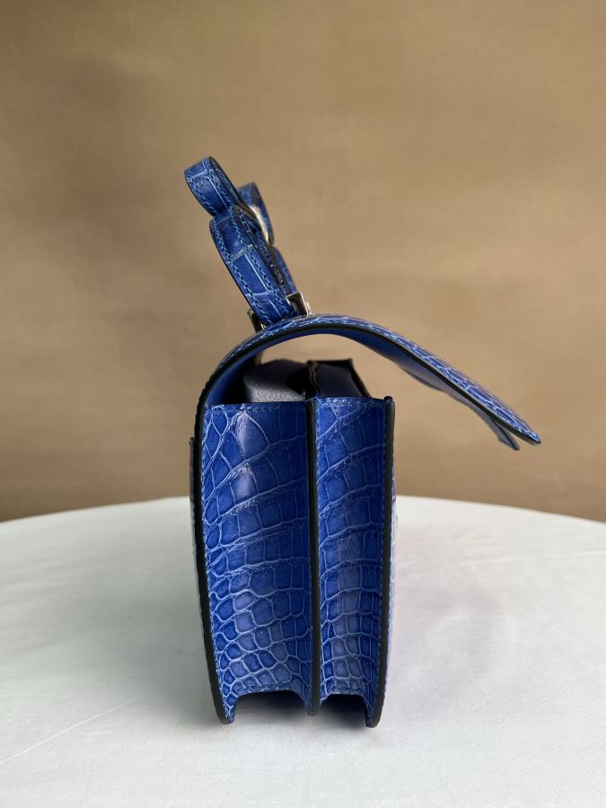 Borsa Hermes Coccodrillo lucido Kangkang 26 spot blu elettro-ottico — photo 3