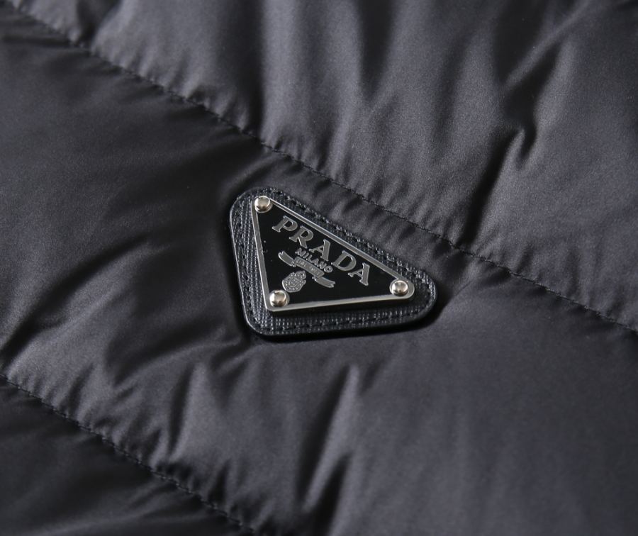 Prada down jacket, PRADA's autumn and winter down jacket, a classic style with a stand collar, light, — AAA Quality Replica — photo 5
