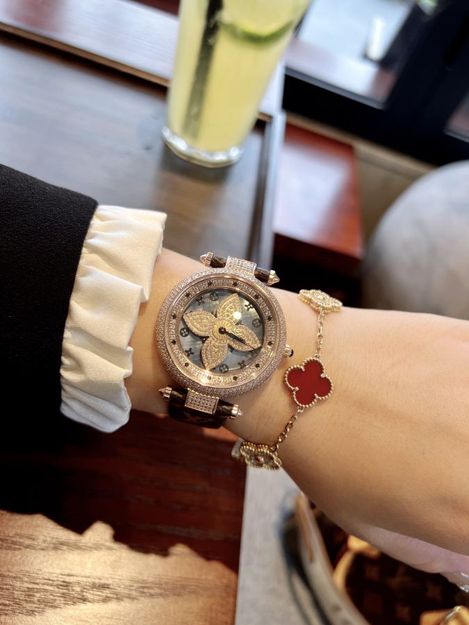 Louis Vuitton Watches (Same price as gold and white) — 1:1 Replica — photo 9