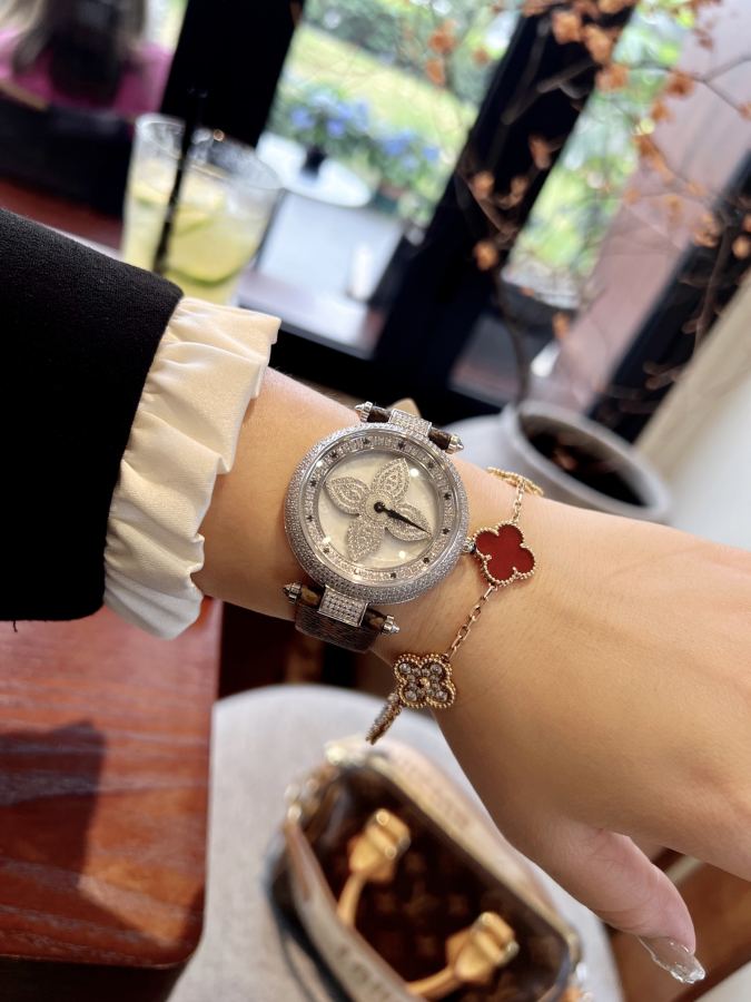 Louis Vuitton Watches (Same price as gold and white) — 1:1 Replica — photo 2