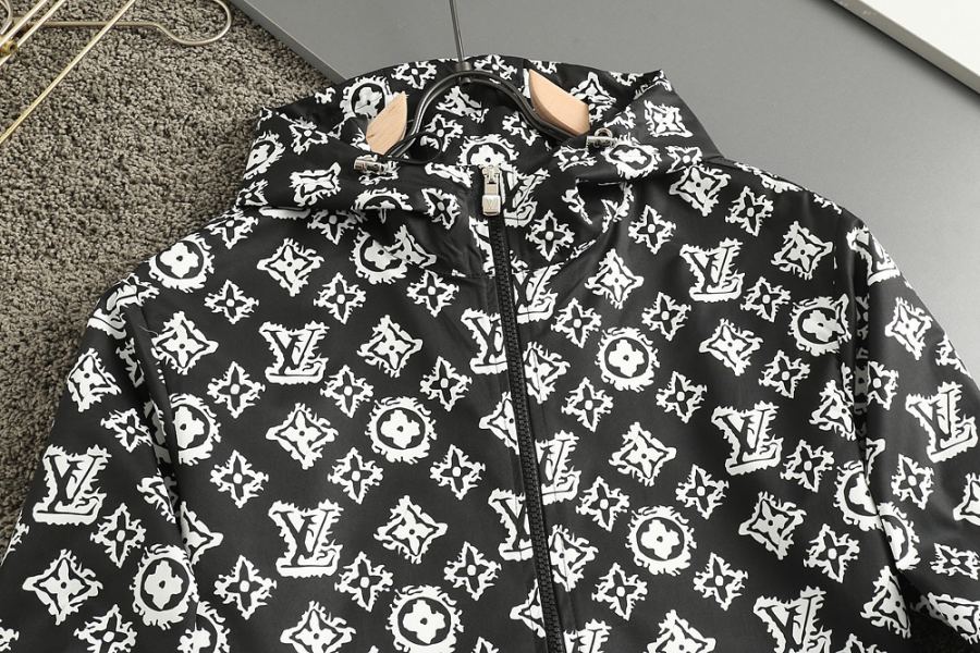 LV men Louis Vuitton LV 2026 n M XXXL L 175/140 — Premium Replica — photo 3