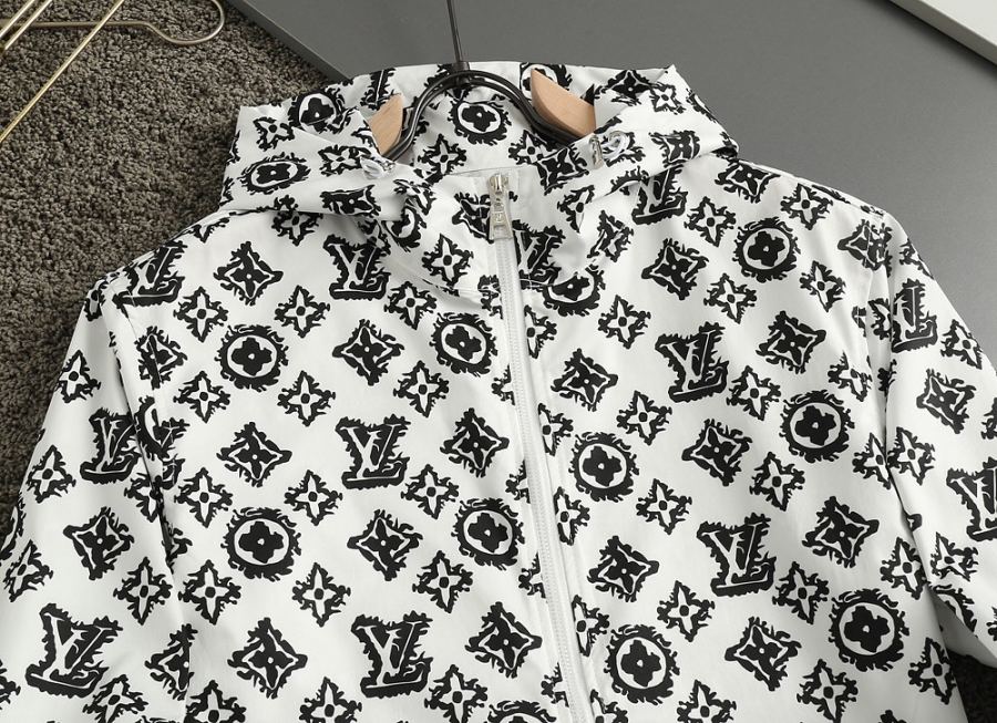 LV men Louis Vuitton LV 2026 n M XXXL L 175/140 — AAA Quality Replica — photo 3