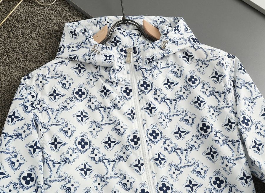 LV men Louis Vuitton LV 2026 n M XXXL L 175/140 — 1:1 Replica — photo 3