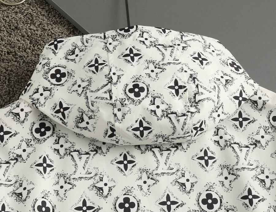 LV men Louis Vuitton LV 2026 n M XXXL L 175/140 — AAA Quality Replica — photo 7