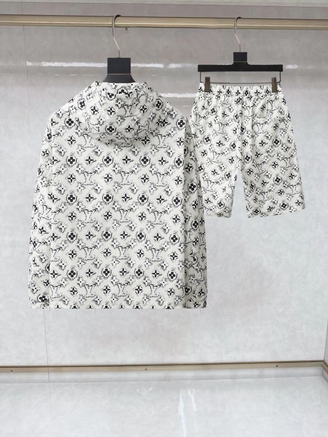 LV men Louis Vuitton LV 2026 n M XXXL L 175/140 — AAA Quality Replica — photo 2