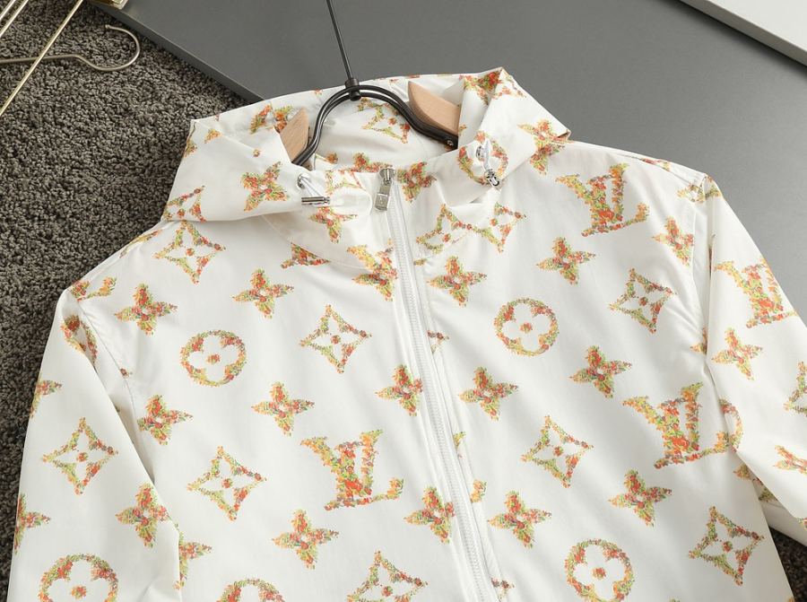 LV men Louis Vuitton LV 2026 n M XXXL L 175/140 — AAA Quality Replica — photo 3