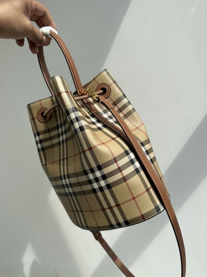 Burberry bag B Series TB Series Vintage + Thomas Burberry 26 X26 X16cm — 1:1 Replica For Sale — photo 3
