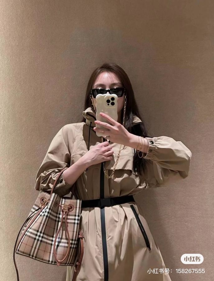 Túi Burberry Kết xuất phần thân trên — photo 5