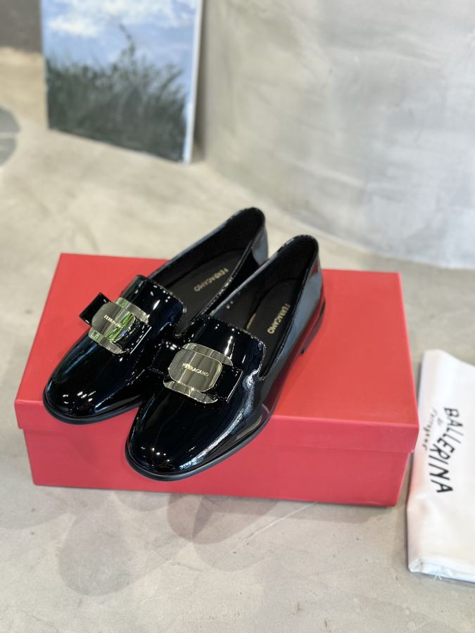 Ferragamo women's shoes Zhang Junning's same style loafers — 1:1 Replica