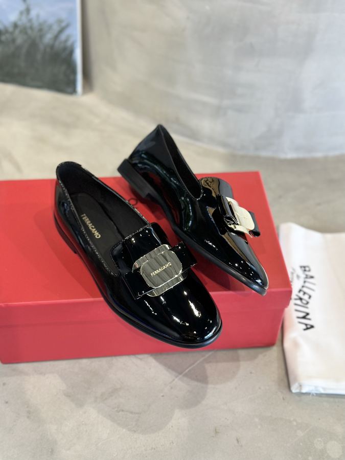 Ferragamo women's shoes Zhang Junning's same style loafers — 1:1 Replica — photo 4