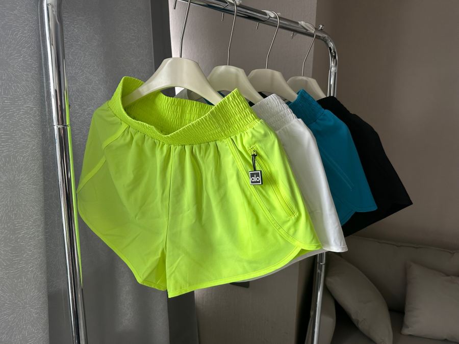 Alo Shorts Alo yoga Women's — 1:1 Replica — photo 2