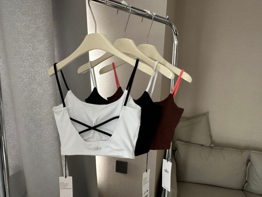 Alo Tank Top Aloyoga women's push-up and padded all-in-one back slimming vest — AAA Quality Replica — photo 2