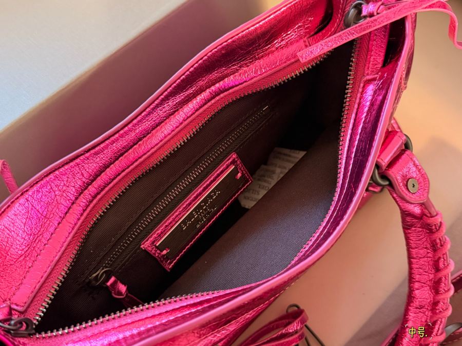 Balenciaga bag Comes with box: first layer of cowhide leather — 1:1 Replica — photo 7