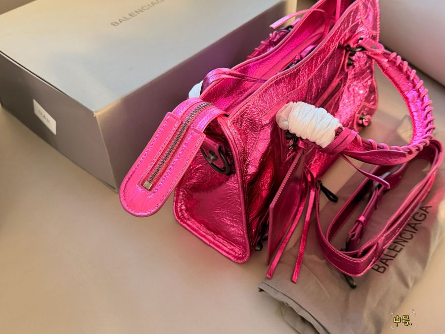Balenciaga bag Comes with box: first layer of cowhide leather — 1:1 Replica — photo 6