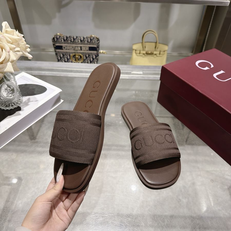 Gucci women's shoes Synchronized and unique jacquard large logo men’s slippers. — 1:1 Replica — photo 6