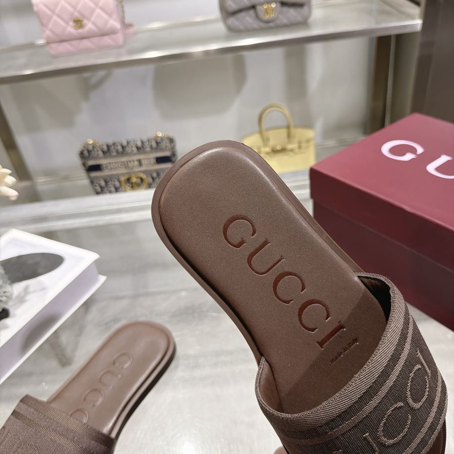 Gucci women's shoes Synchronized and unique jacquard large logo men’s slippers. — 1:1 Replica — photo 8