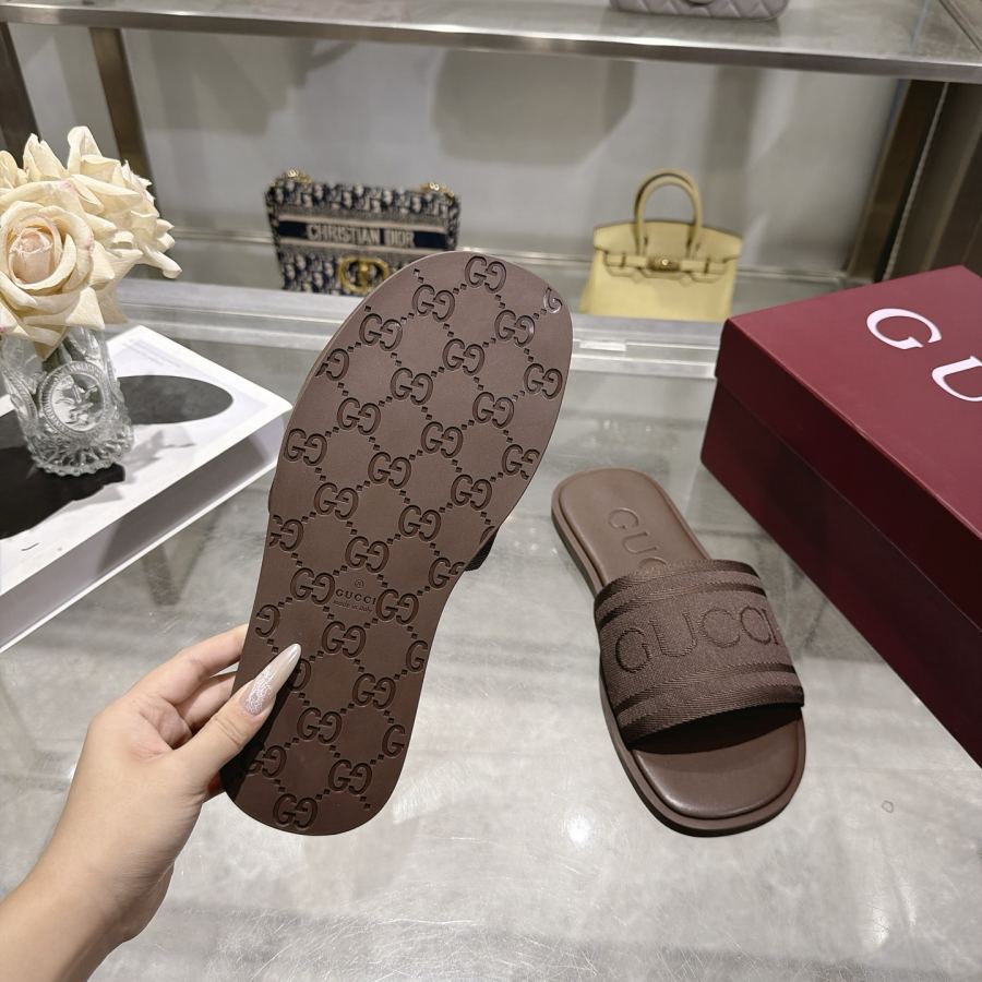 Gucci women's shoes Synchronized and unique jacquard large logo men’s slippers. — 1:1 Replica — photo 9