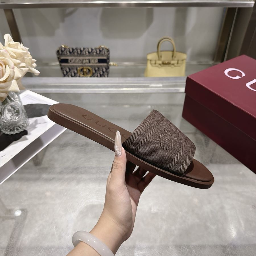 Gucci women's shoes Synchronized and unique jacquard large logo men’s slippers. — 1:1 Replica — photo 5