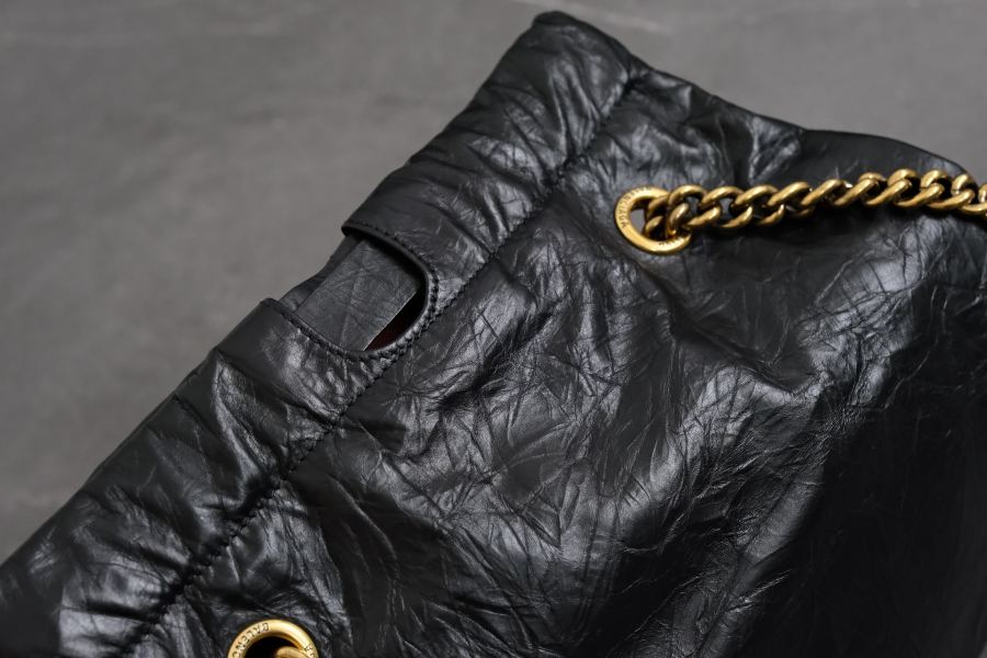 Balenciaga bag - Ya’s Balenciaga garbage bag, same wrinkled leather as last year’s chain hourglass — 1:1 Replica For Sale — photo 8