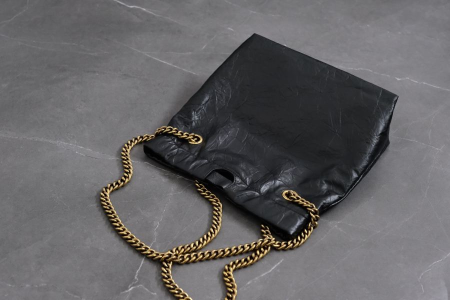 Balenciaga bag - Ya’s Balenciaga garbage bag, same wrinkled leather as last year’s chain hourglass — 1:1 Replica For Sale — photo 3