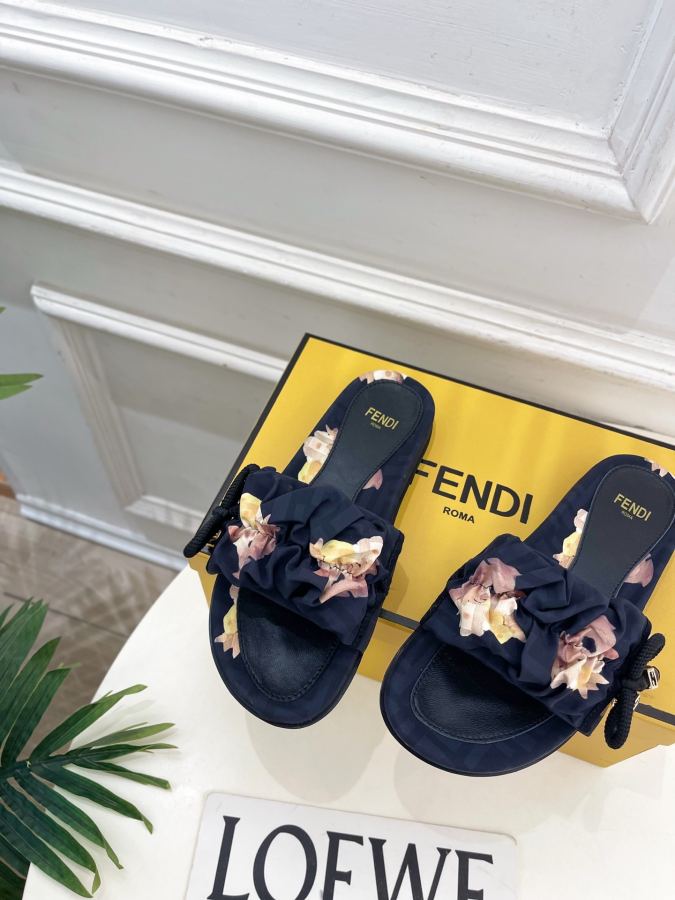Fendi women's shoes 𝐅𝐄𝐍𝐃𝐈 | Fendi 26𝐬𝐬 — AAA Quality Replica — photo 6