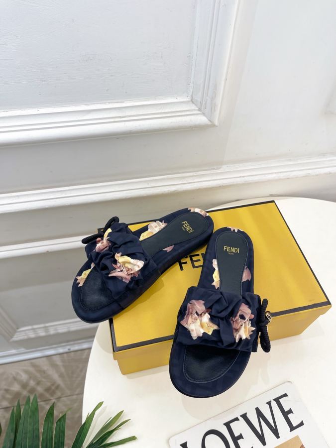 Fendi women's shoes 𝐅𝐄𝐍𝐃𝐈 | Fendi 26𝐬𝐬 — AAA Quality Replica — photo 5