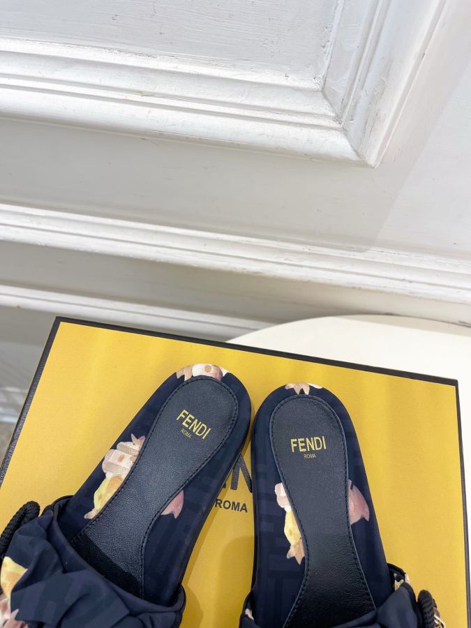 Fendi women's shoes 𝐅𝐄𝐍𝐃𝐈 | Fendi 26𝐬𝐬 — AAA Quality Replica — photo 7