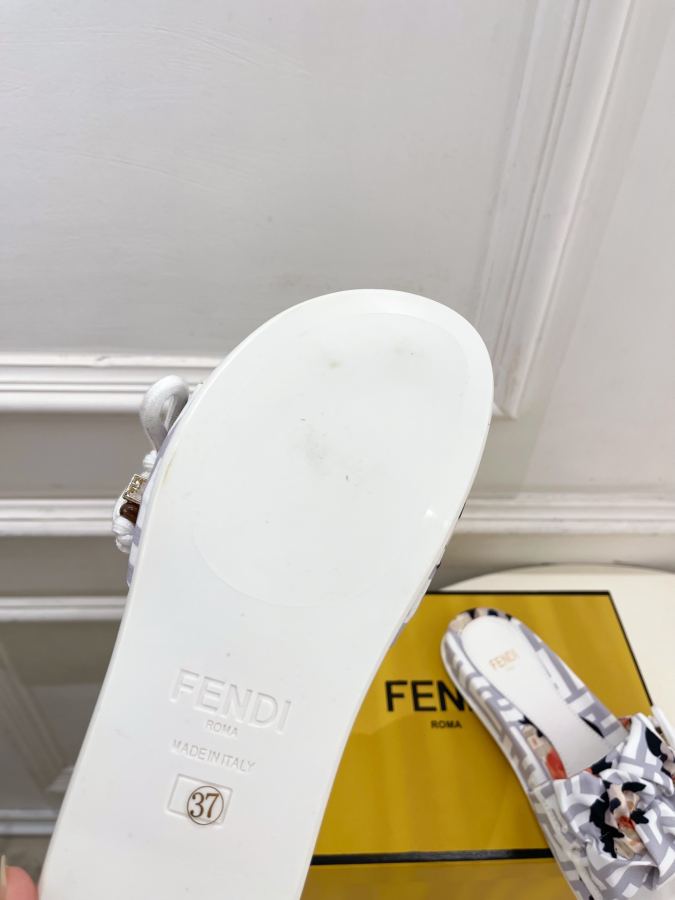 Fendi women's shoes 𝐅𝐄𝐍𝐃𝐈 | Fendi 26𝐬𝐬 — 1:1 Replica For Sale — photo 9