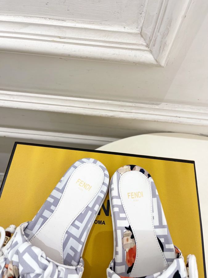 Fendi women's shoes 𝐅𝐄𝐍𝐃𝐈 | Fendi 26𝐬𝐬 — 1:1 Replica For Sale — photo 7
