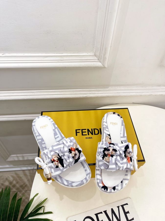 Fendi women's shoes 𝐅𝐄𝐍𝐃𝐈 | Fendi 26𝐬𝐬 — 1:1 Replica For Sale — photo 2