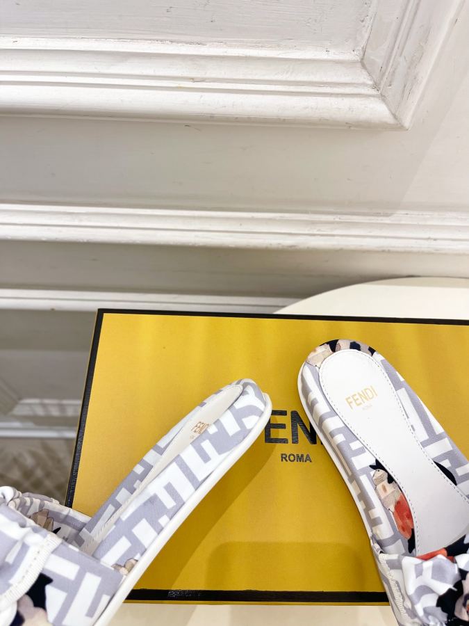 Fendi women's shoes 𝐅𝐄𝐍𝐃𝐈 | Fendi 26𝐬𝐬 — 1:1 Replica For Sale — photo 8